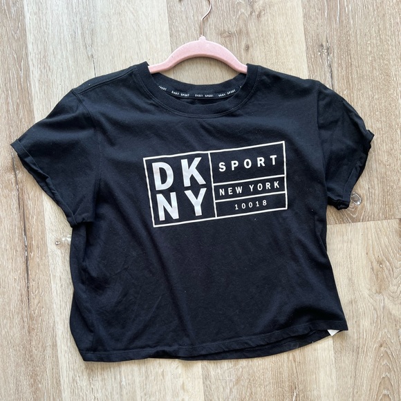 ⋆˚࿔ DKNY Crop Top Size S✨ ⋆˚࿔ - Picture 1 of 2